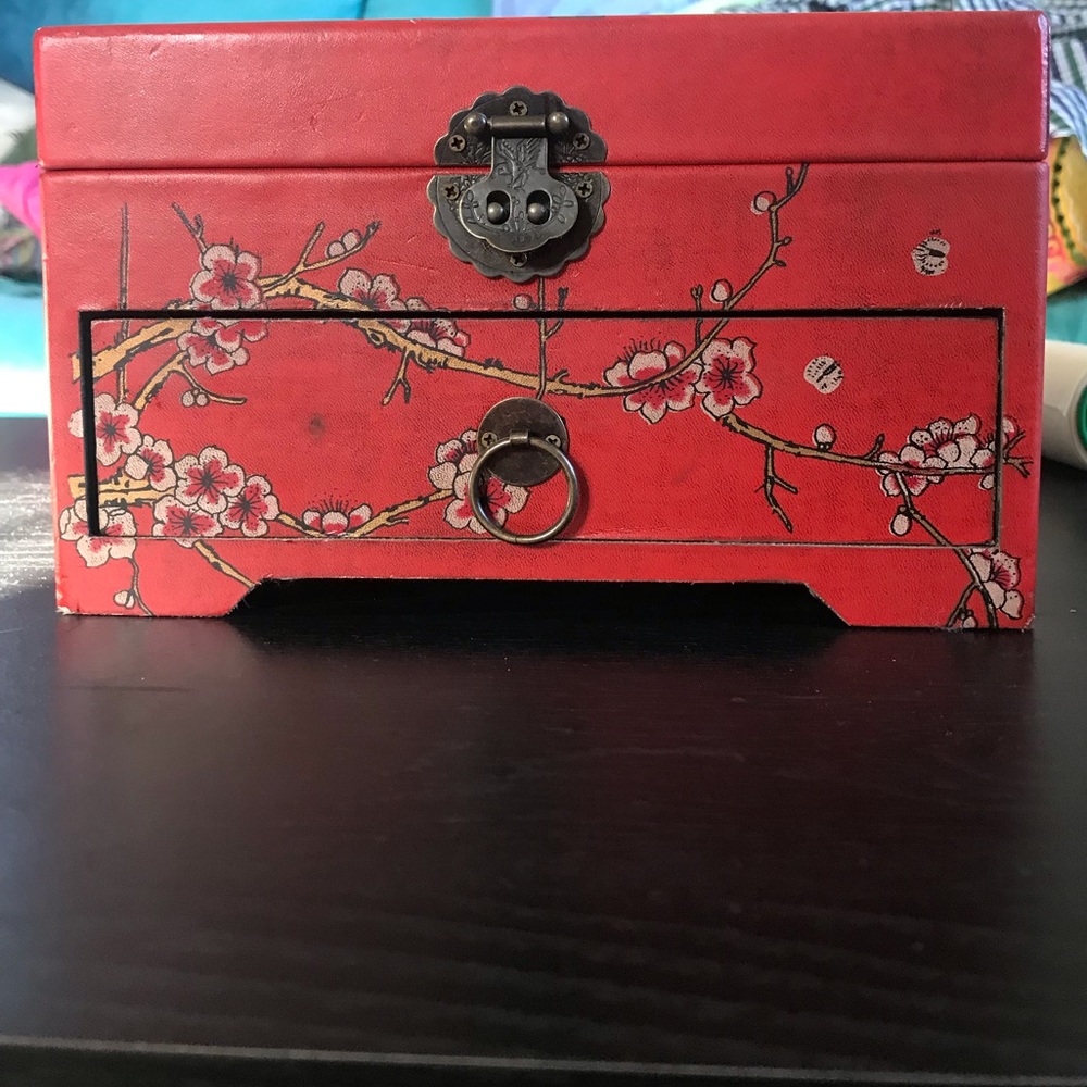 EARTHBOUND TRADING CO.CHERRY BLOSSOM JEWELY CASE